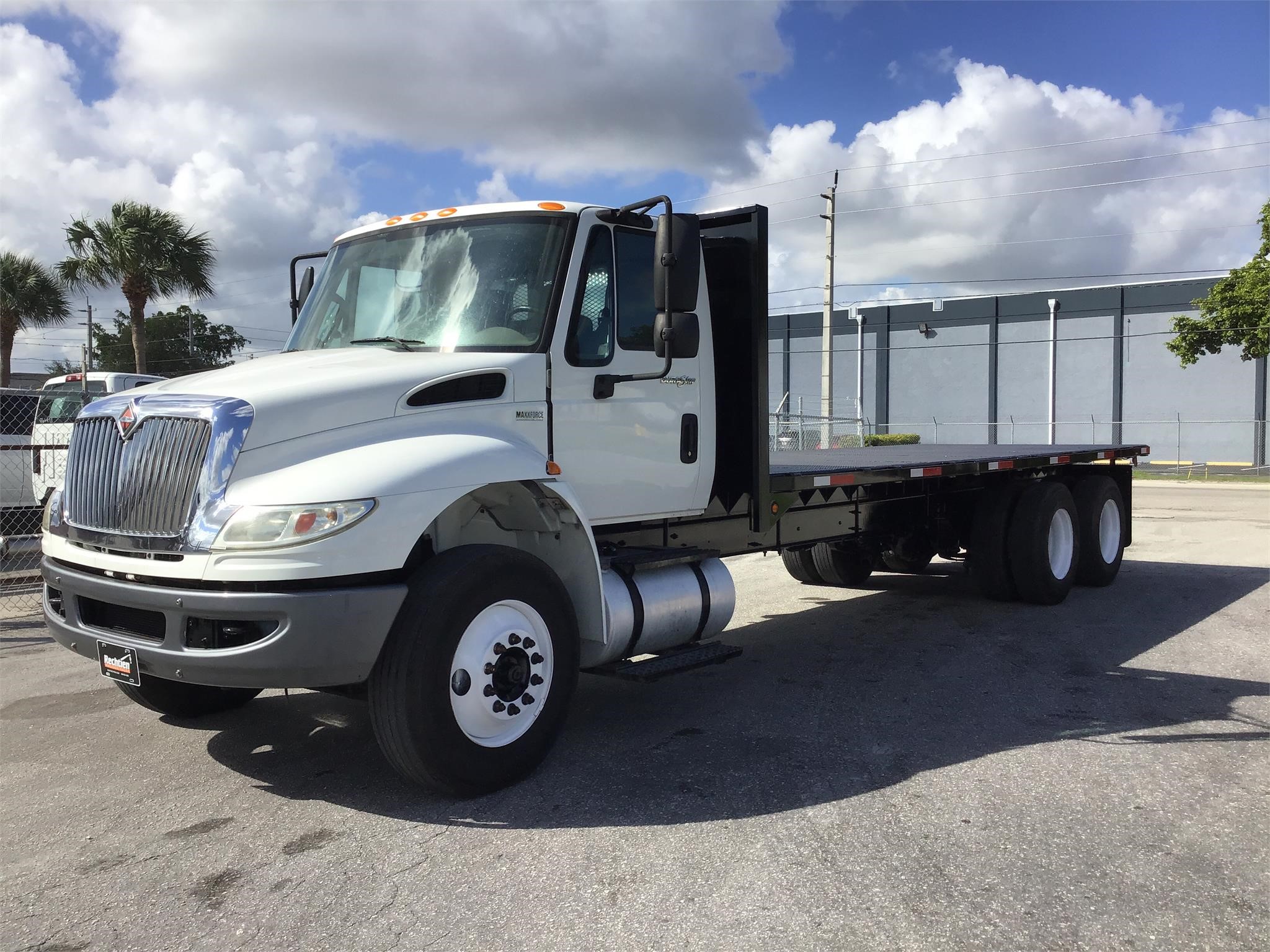 Pre Owned 2012 International Durastar 4400 Heavy Duty Trucks Flatbed Trucks For Sale U1415