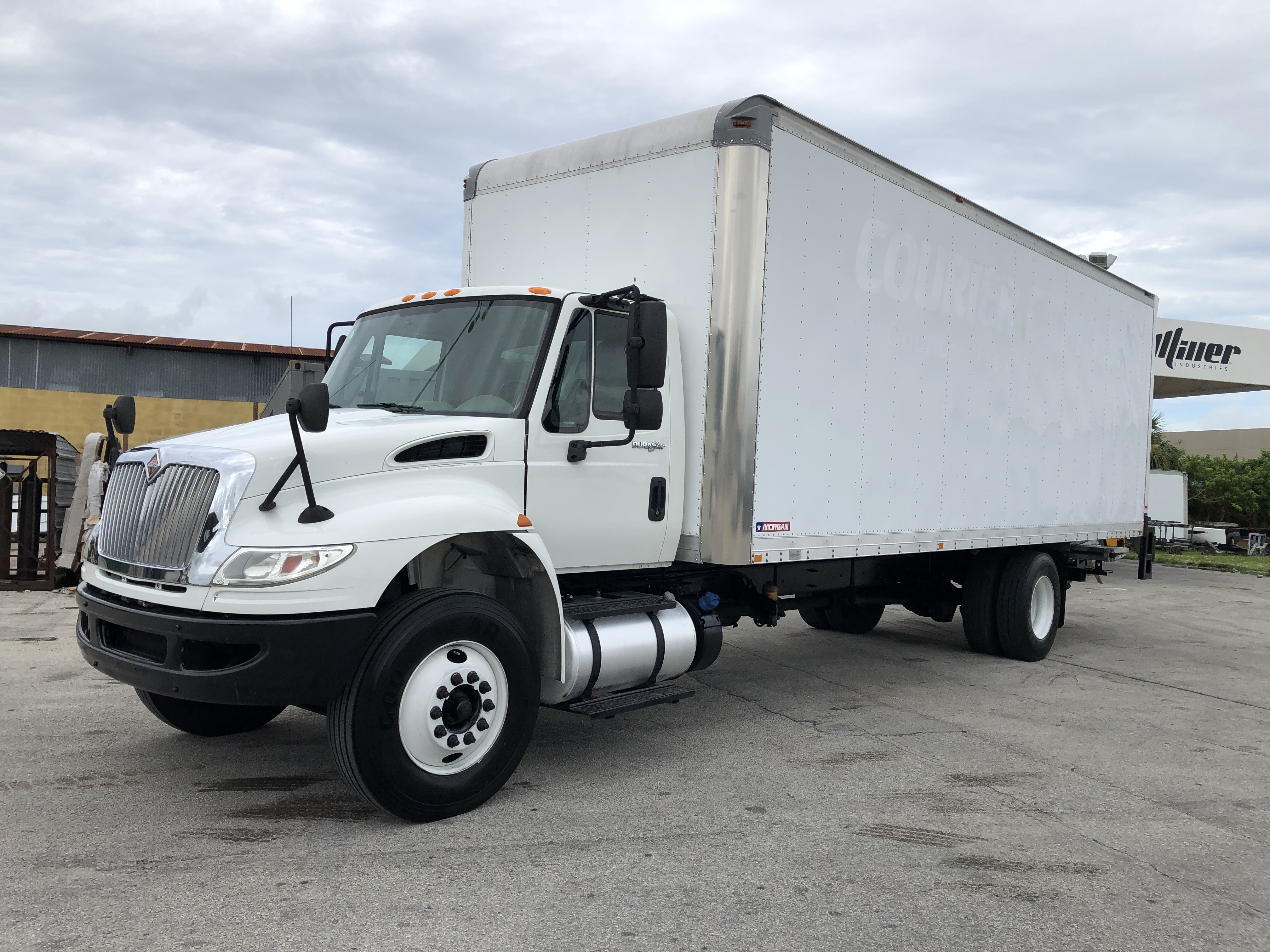 Pre-Owned 2015 INTERNATIONAL 4300 26' Box Truck for Sale #I-6539 ...