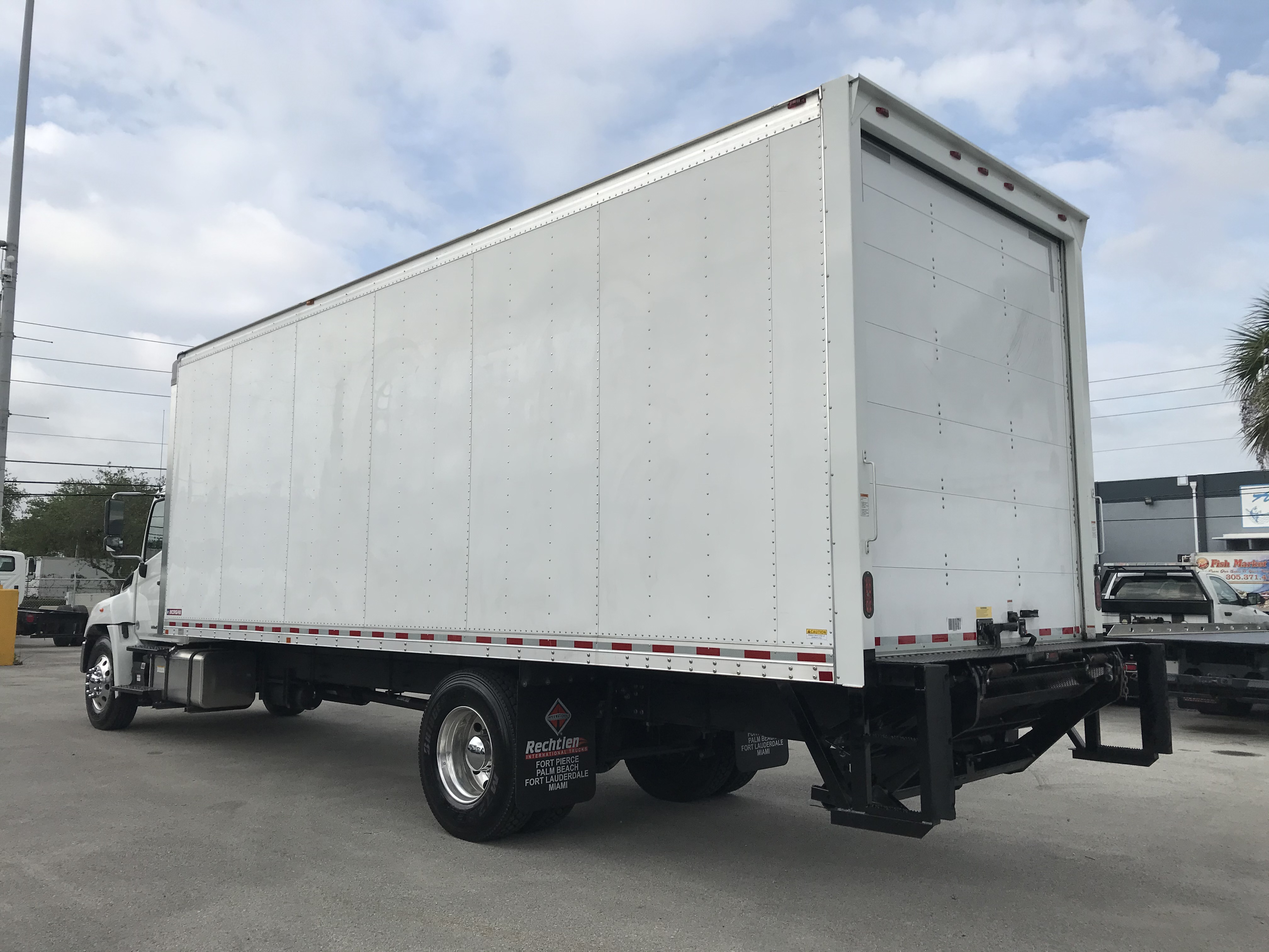 Pre-Owned 2019 HINO 268A 26' Box Truck for Sale #U1462 | Rechtien ...